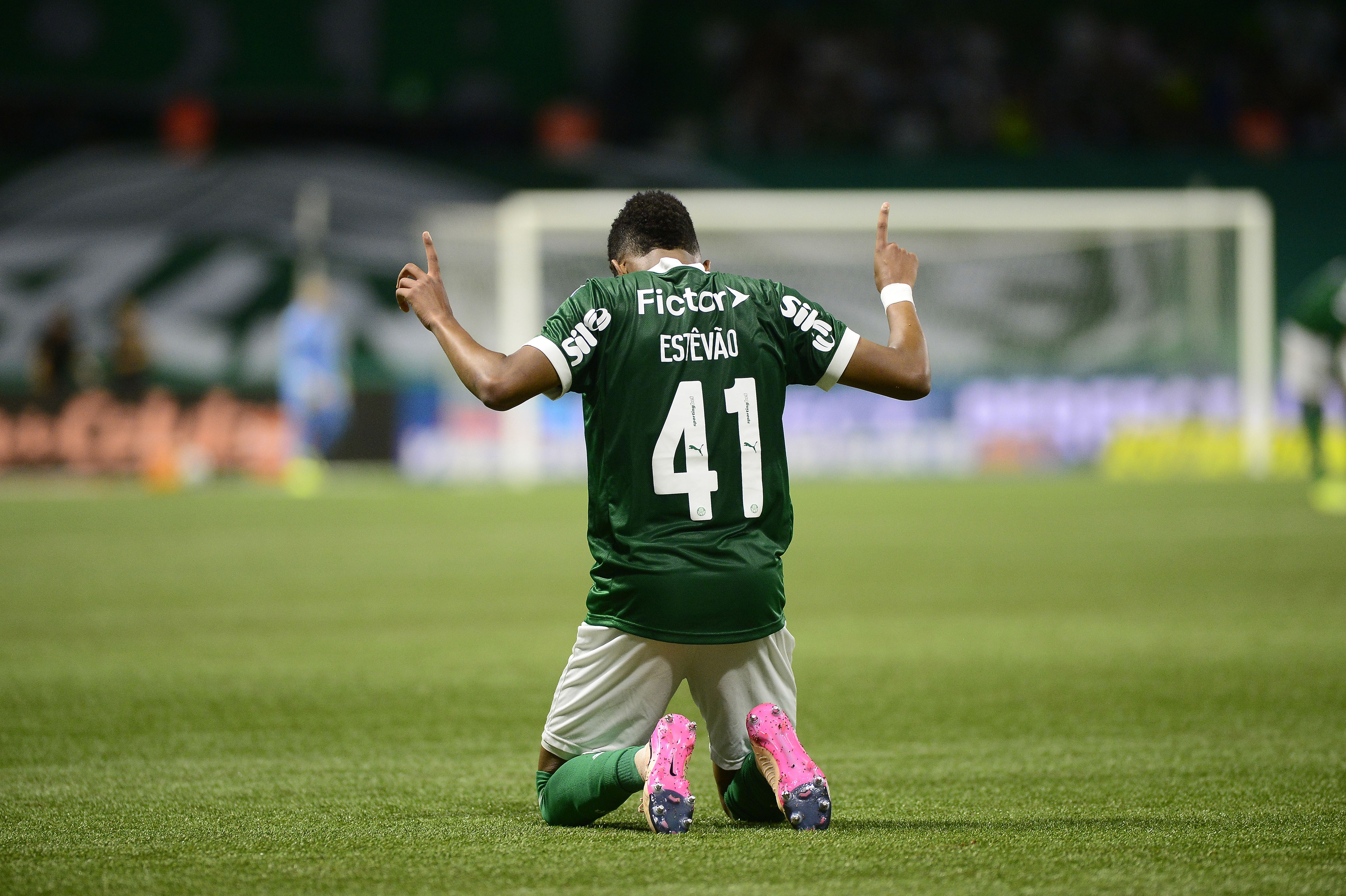 Estêvão se despede com 27 mil ingressos vendidos a preços populares no Allianz Parque