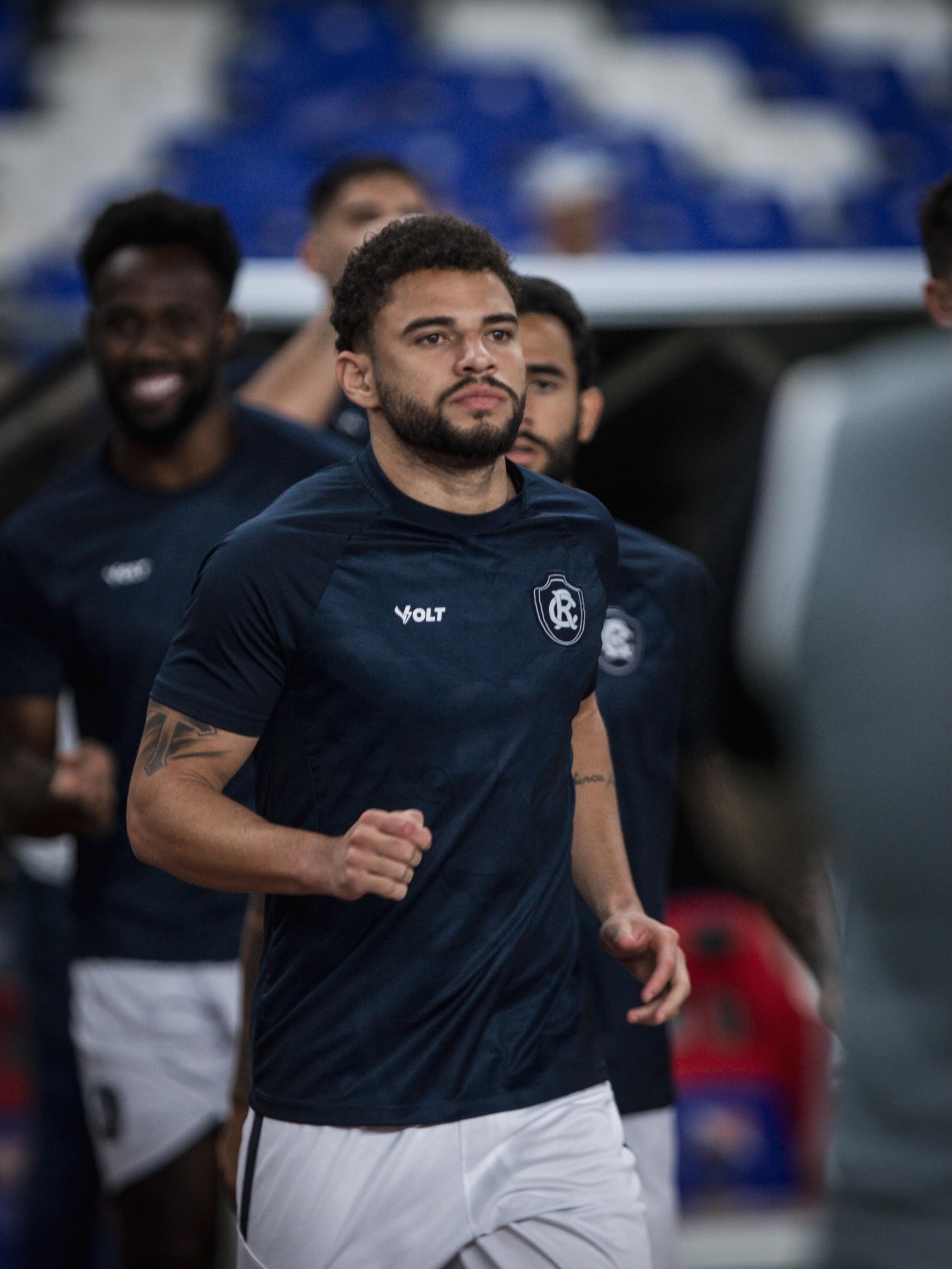 Edson Fernando celebra estreia vitoriosa pelo Remo: “Não via a hora de poder entrar em campo”