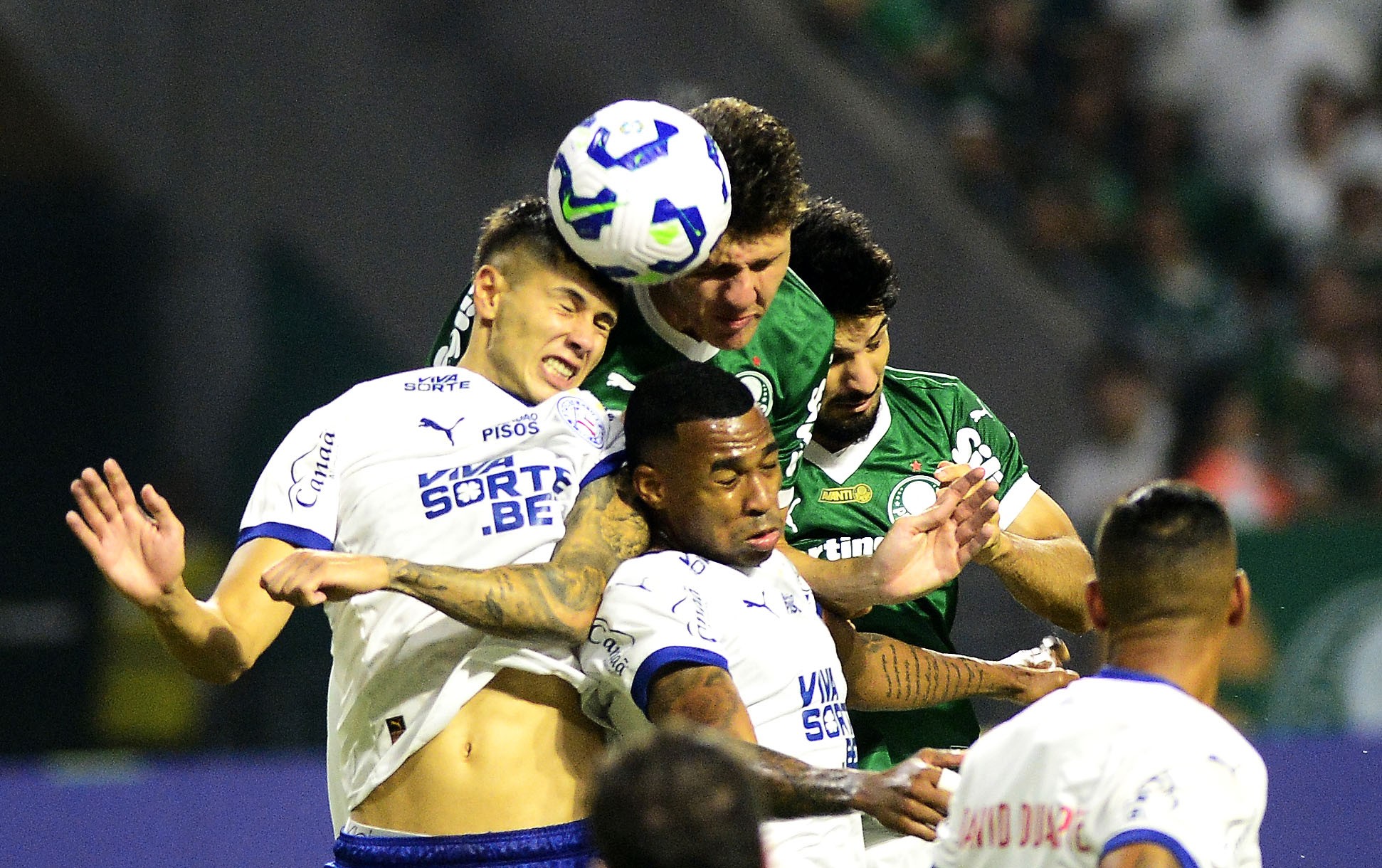 Atuações do Palmeiras: Desempenho ofensivo e defensivo são avaliados com notas.