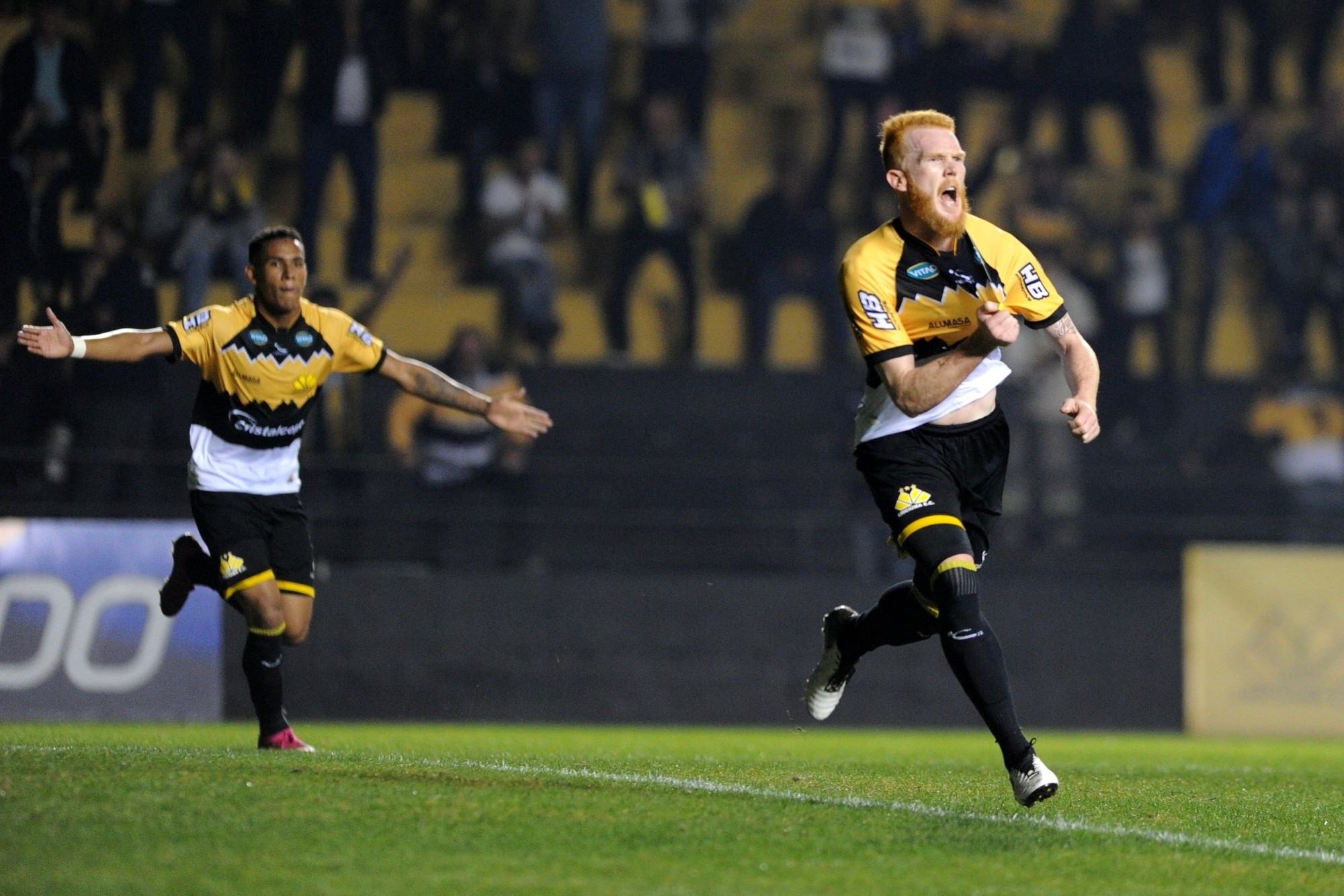 Chuva encharca gramado em Itapira e adia etapa final de Vasco 1 x