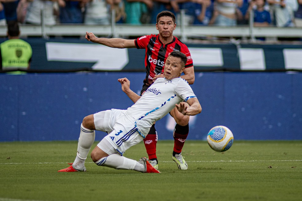 Osvaldo, do Vitória, e Marlon, do Cruzeiro