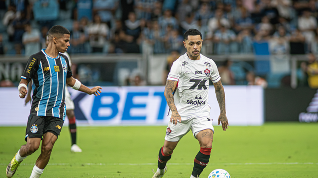 Matheuzinho em Grêmio x Vitória