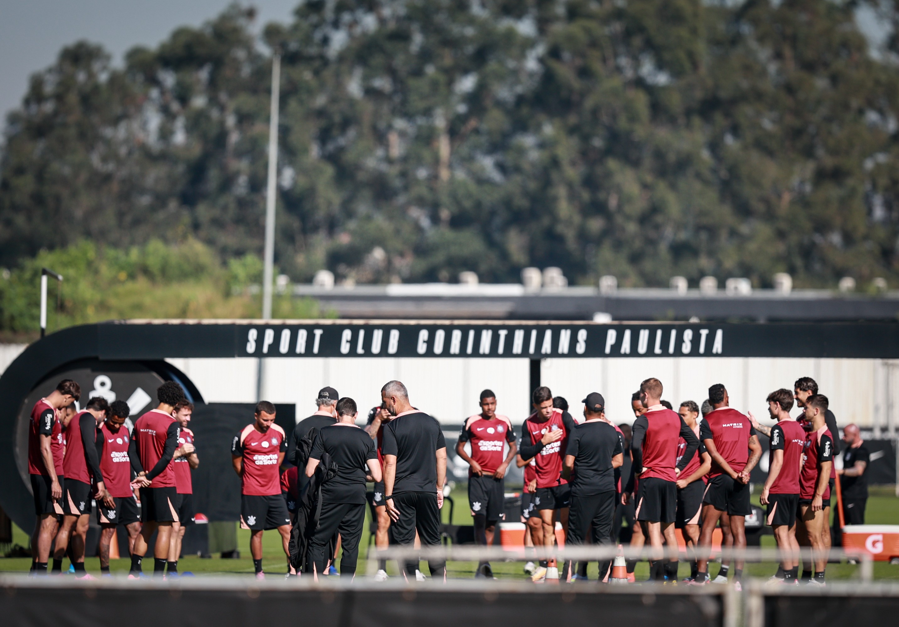 QUASE COMPLETO! Corinthians reduz lista de lesionados e tem apenas um desfalque de longo prazo