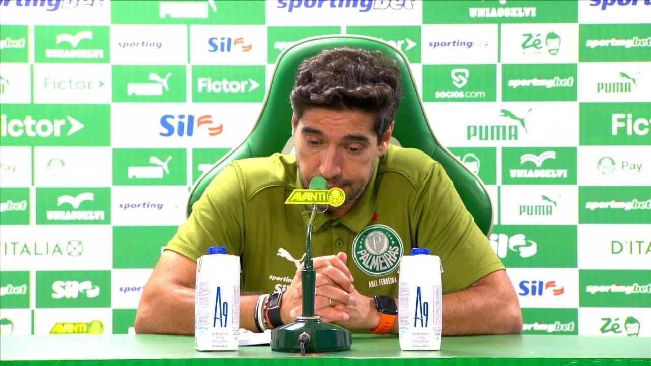 Abel Ferreira roda elenco do Palmeiras e comemora: 
