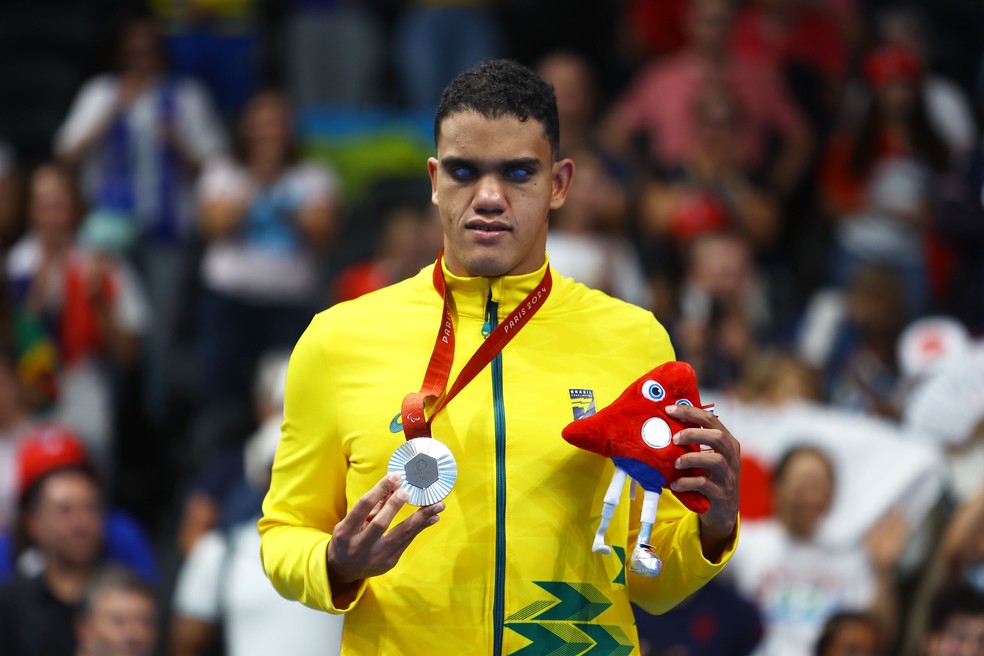Wendell Belarmino conquista a medalha de prata nos 50m livre S11 (deficiência visual) — Foto: Silvio Ávila/CPB