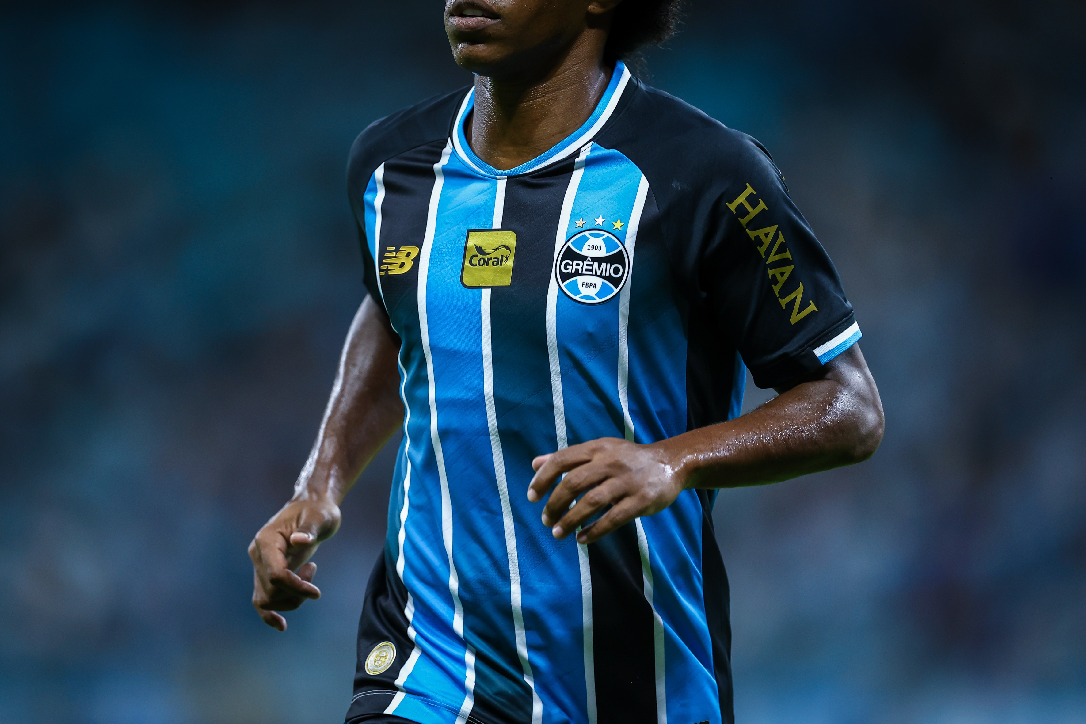 Grêmio encaminha acerto com novo patrocinador máster e mais uma marca para a camisa