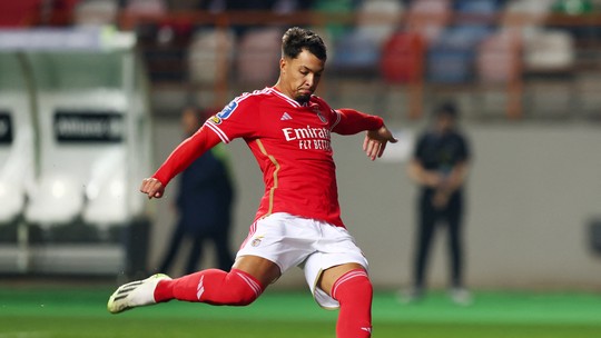 Marcos Leonardo erra pênalti, e Benfica é eliminado na Taça da Liga