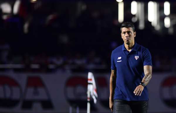 Carpini elogia atuação do São Paulo em clássico e esquiva de críticas