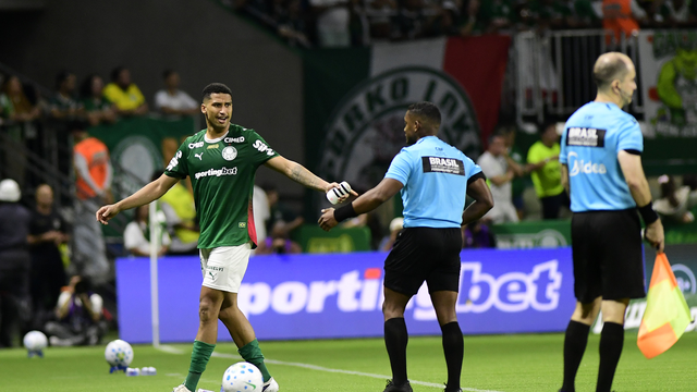 Expulsão de Murilo, do Palmeiras, contra o Athletico-PR
