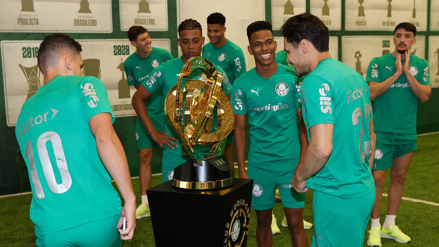 Artilheiro do Palmeiras enfrenta desafio de quebrar tabu em último clássico antes do Chelsea