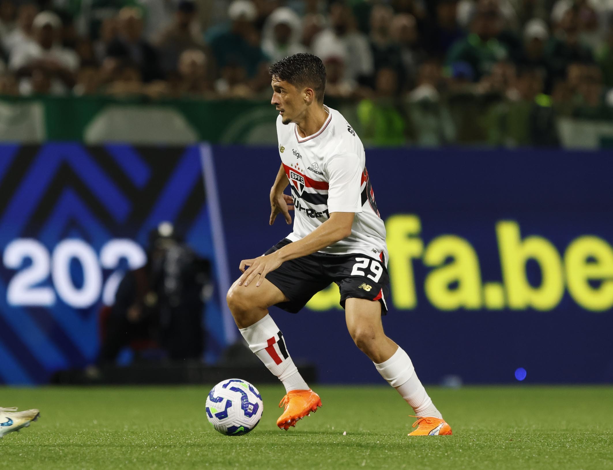 FINALMENTE! Pablo Maia comemora volta ao São Paulo após lesão