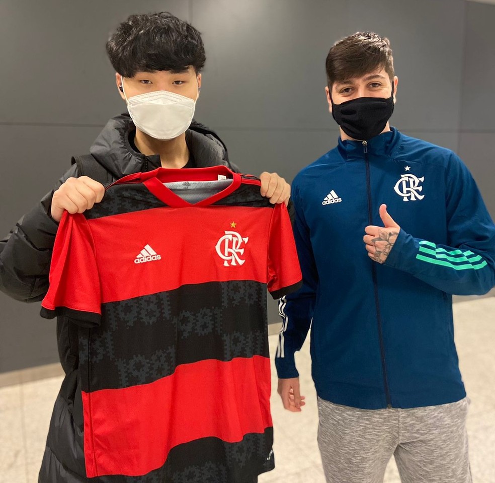 Analista de LoL do Flamengo é chamado de coreano lixo dentro