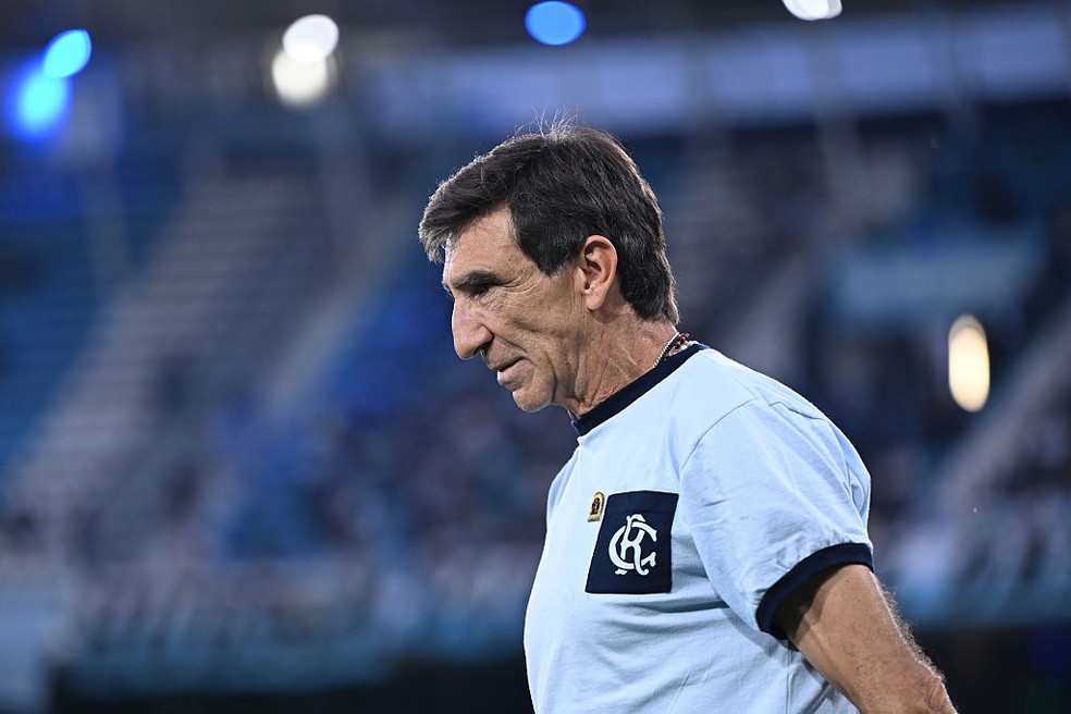 Gustavo Costas, técnico do Racing, em partida pelo Torneo Clausura.