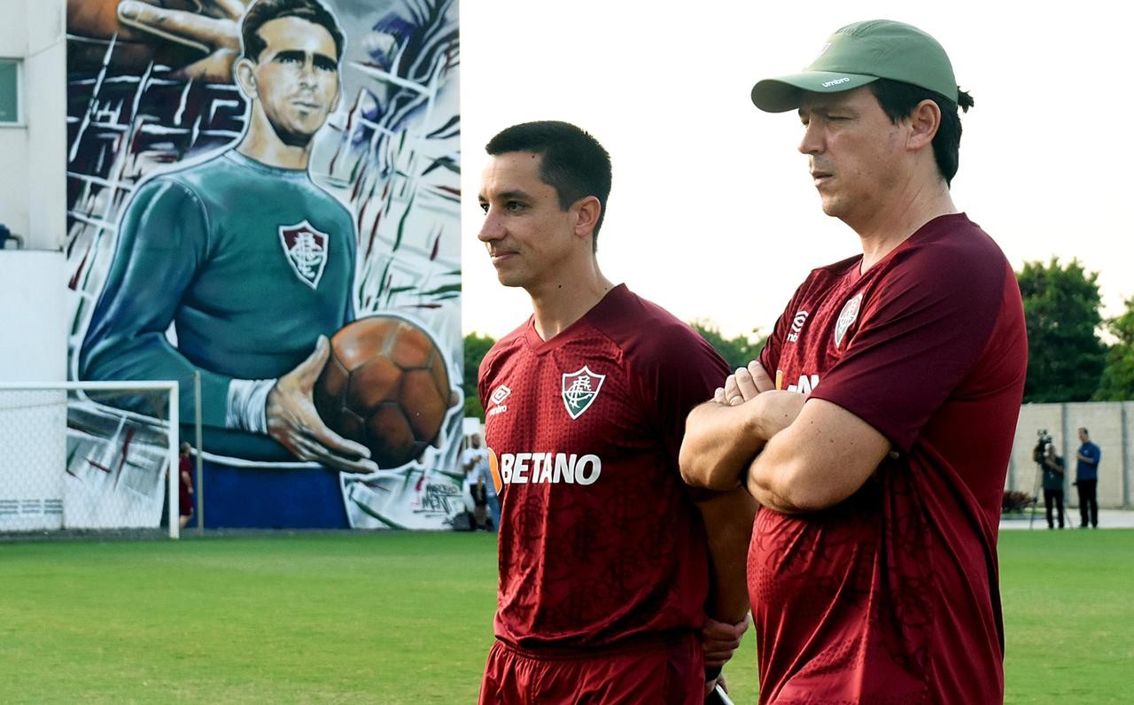 Com Diniz suspenso, Eduardo Barros vai comandar o Fluminense na Vila | Ge