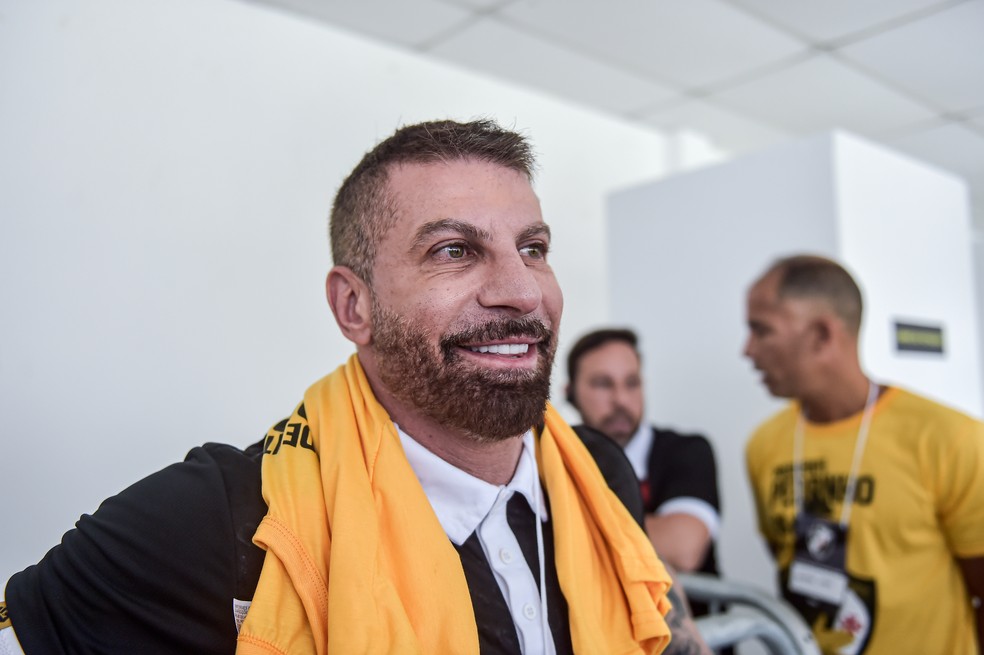 Pedrinho na eleição do Vasco — Foto: Agif