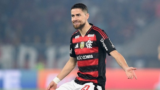 Operação Jorginho: volante vira peça-chave de Filipe Luís e ganha atenção especial para Flamengo x Grêmio -  Jogos decisivos em setembro pesam para preservá-lo após desconforto muscular