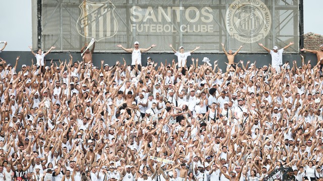 Torcida do Santos na partida contra o CRB