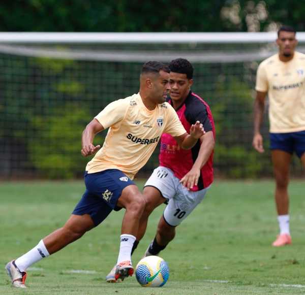 Alisson brilha na vitória do São Paulo em jogo-treino no CT da Barra Funda