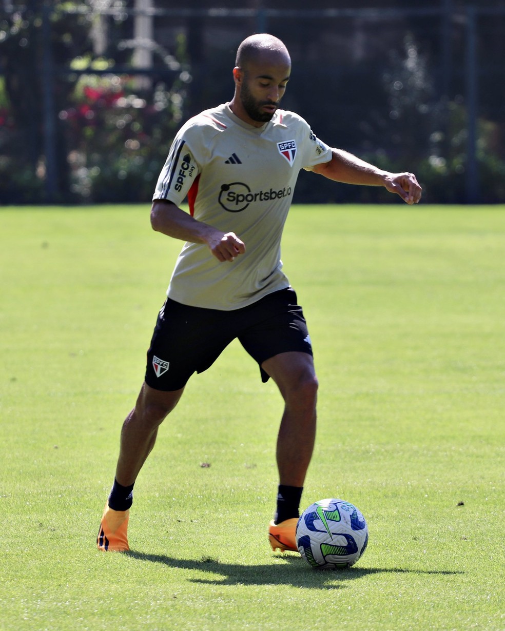 Lucas Moura em treino do São Paulo — Foto: São Paulo FC