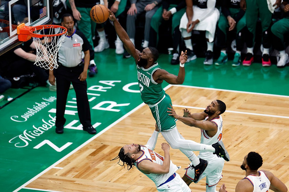 Boston Celtics x New York Knicks - jogo 3 — Foto: Danielle Parhizkaran/The Boston Globe via Getty Images