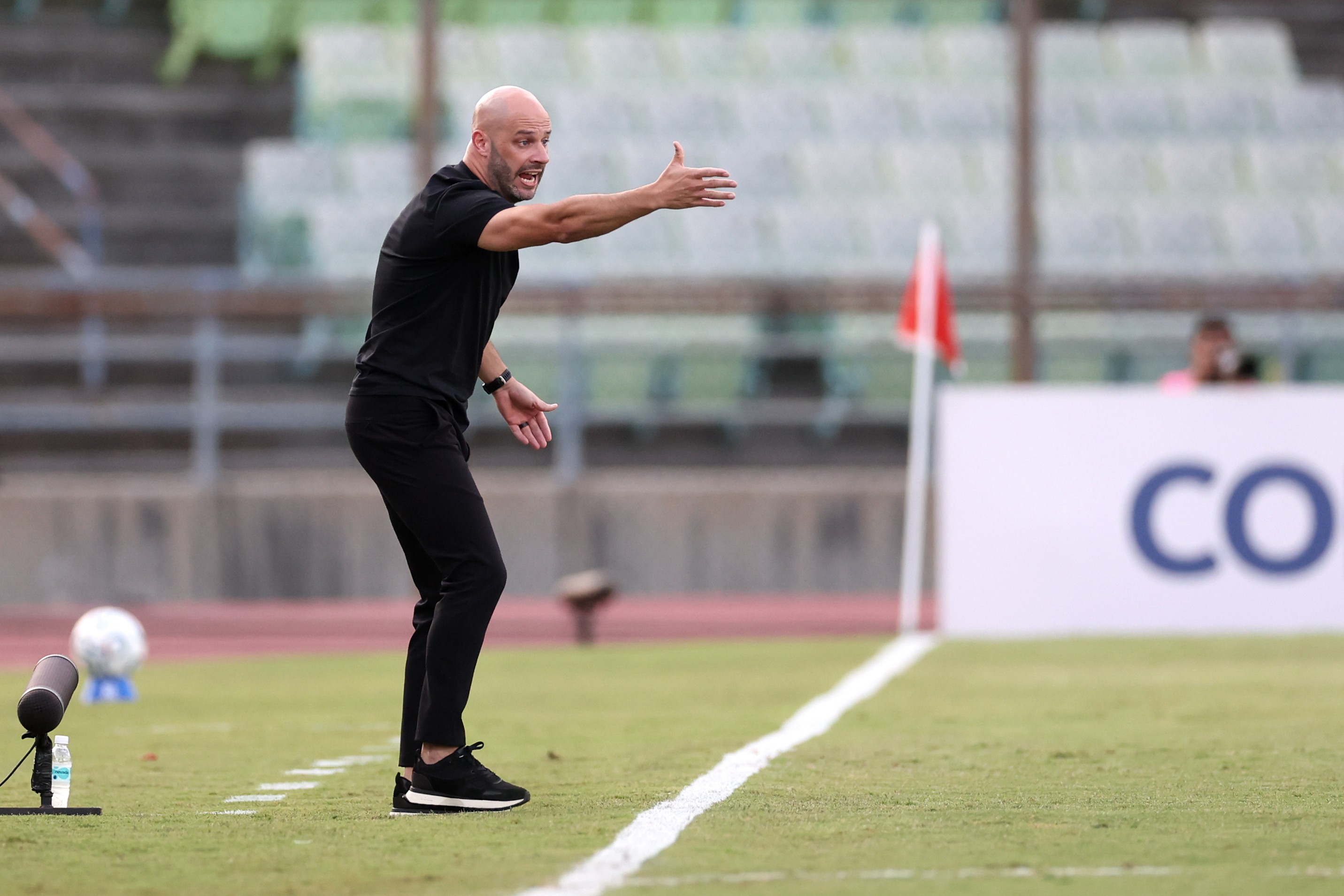 Franclim celebra primeiro lugar geral, mas critica início de jogo do Botafogo: "Temos margem para melhorar"