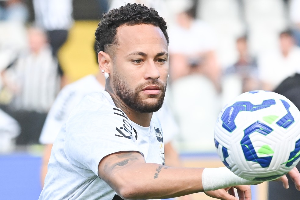 Ancelotti responde sobre convocação de Neymar: "Objetivo dele deve ser estar pronto em junho"