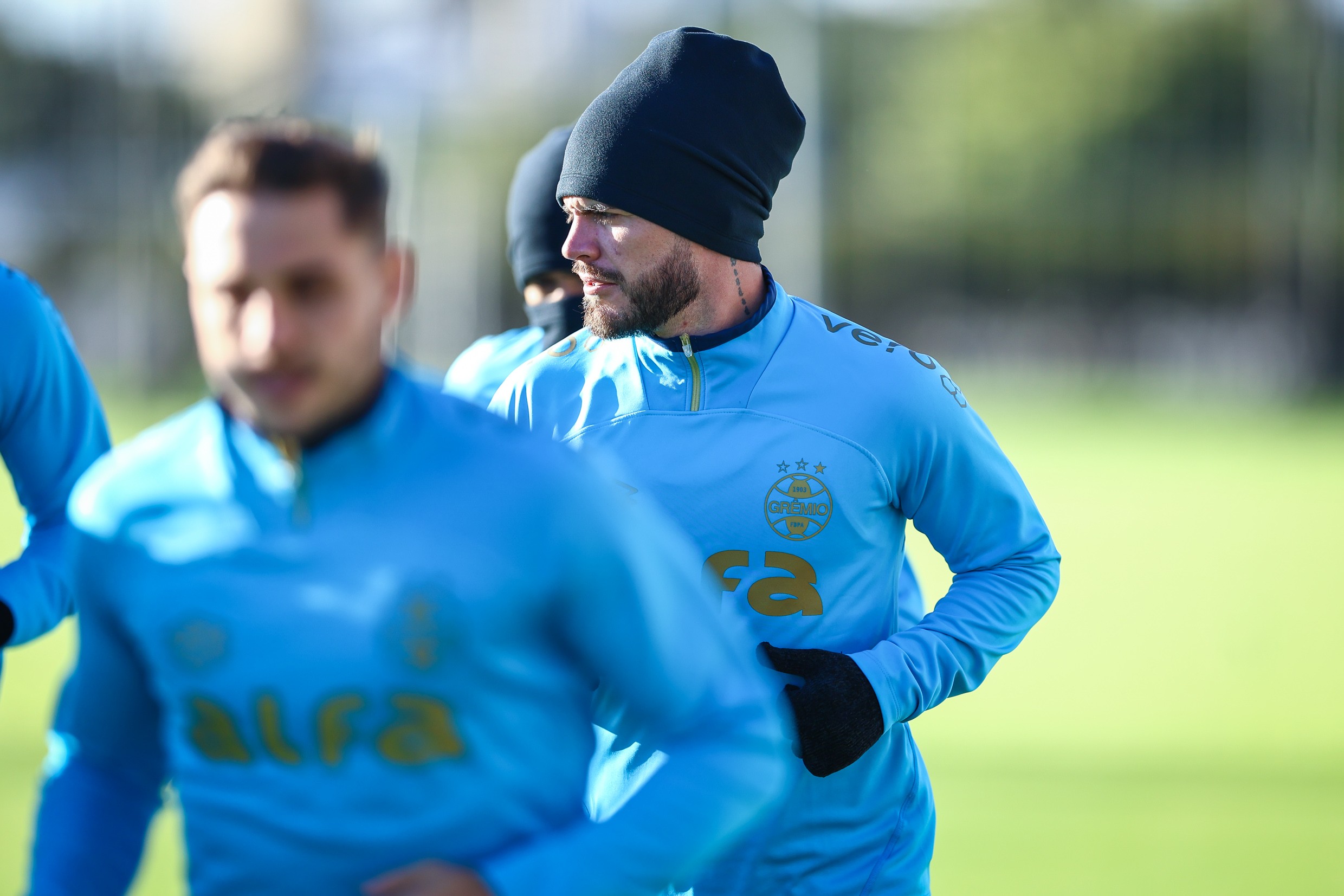 Grêmio planeja redução do elenco após acertar quatro saídas importantes.