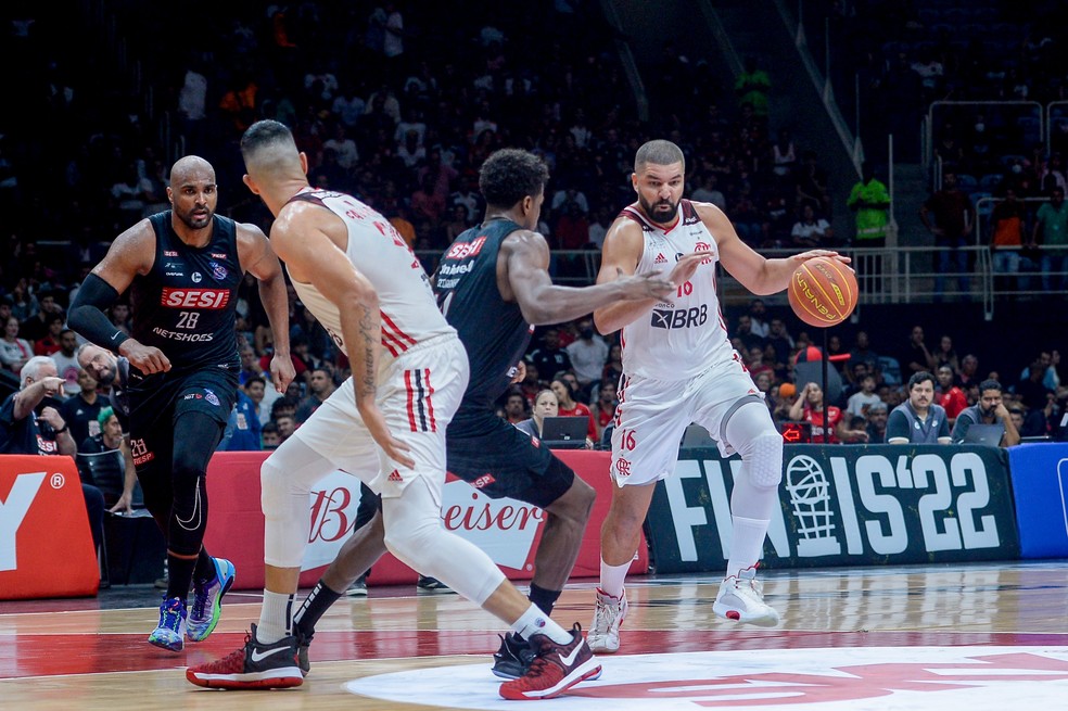 The Playoffs » SESI/Franca derrota Flamengo e abre vantagem da Final do NBB  2021-22 » The Playoffs