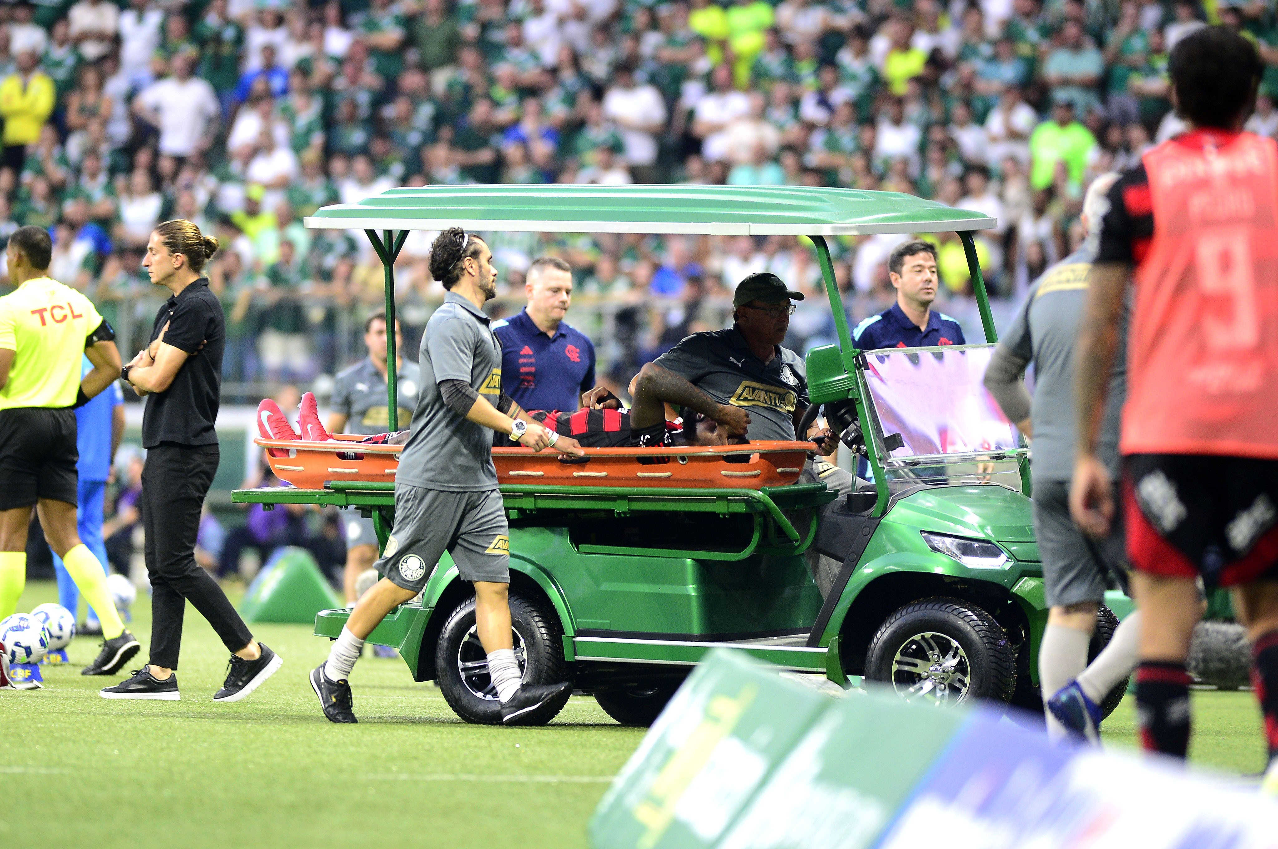 Inflamação no Joelho de Gerson coloca jogador em dúvida para Libertadores.
