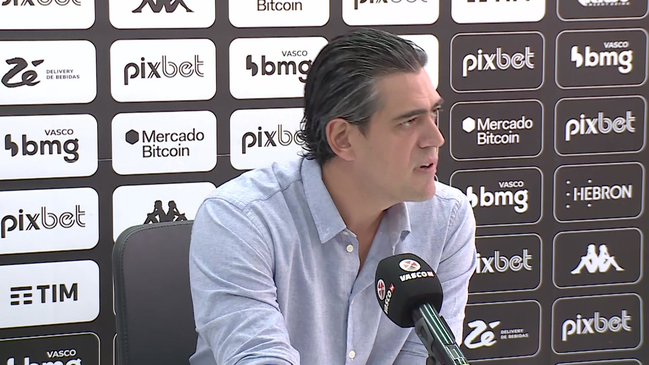 Paulo Bracks explica o processo de contratações do Vasco