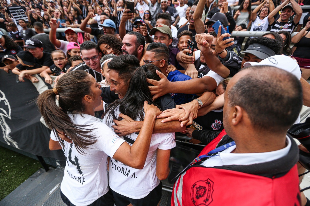 Corinthians feminino faz terceiro jogo na Arena por semifinal e ...