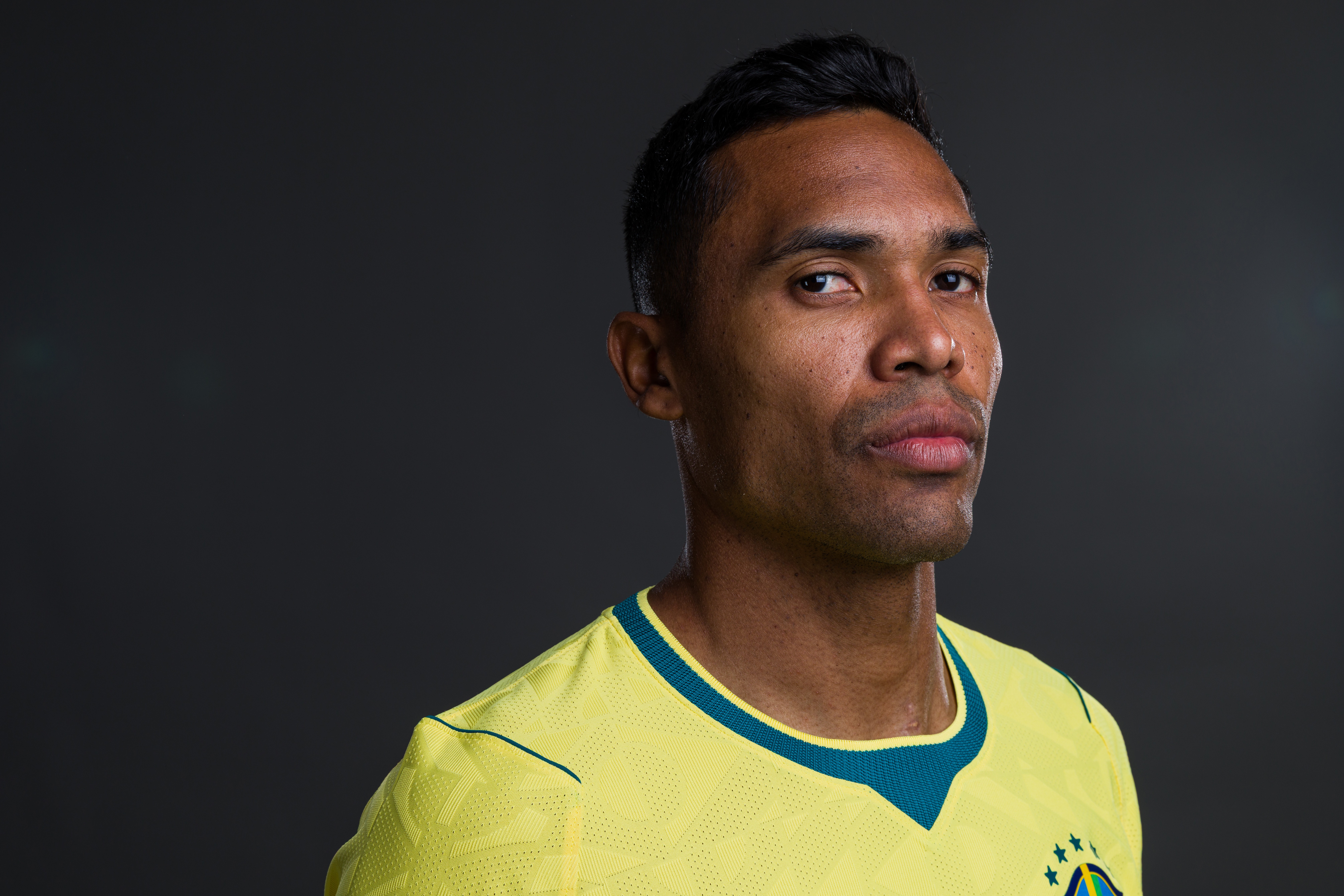 Alex Sandro vê Copa como oportunidade de reviravolta enquanto renova com o Flamengo