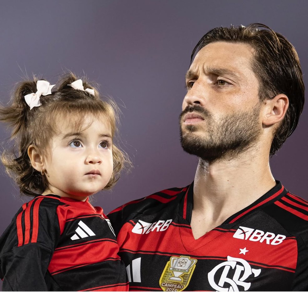 Viña entrou com a filha no Maracanã em Flamengo x Atlético-MG — Foto: Reprodução/Instagram