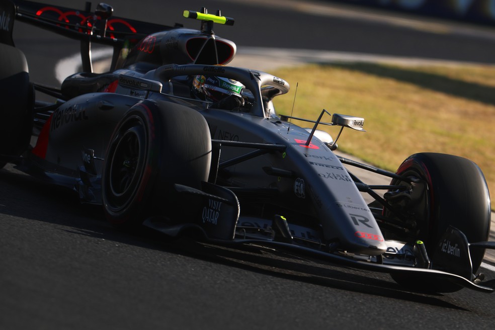 Gabriel Bortoleto no 2º treino livre do GP da Hungria da F1 2026 — Foto: Steven Tee/LAT Images