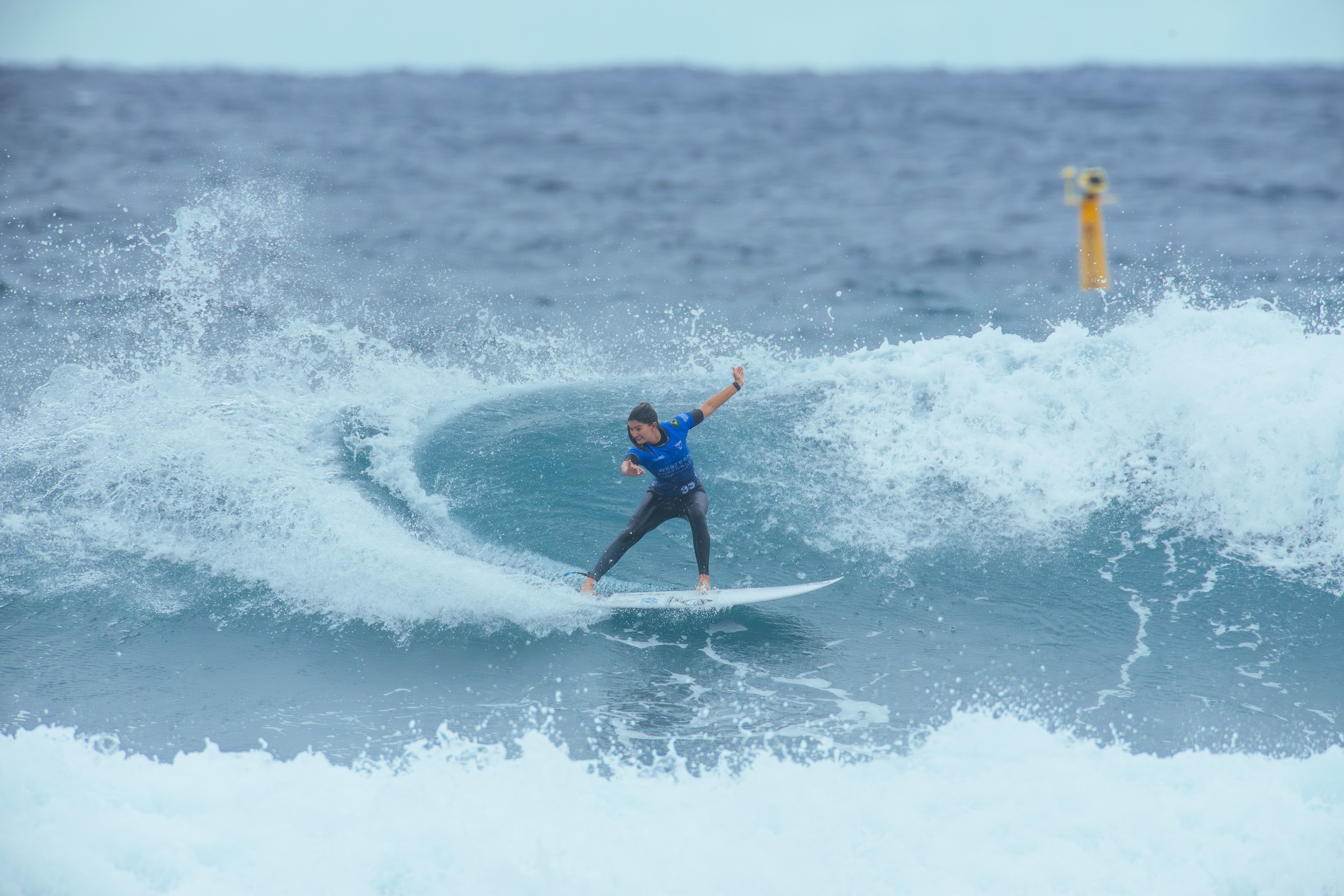 Luana Silva vence atual campeã mundial e avança à semifinal em Margaret River