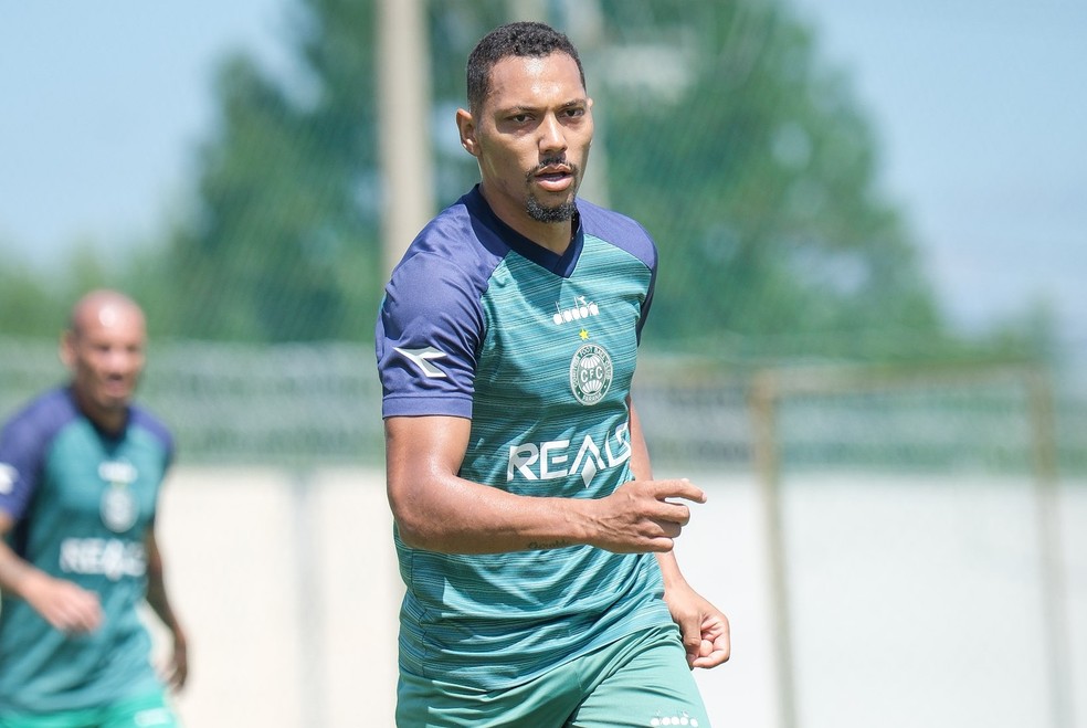 Alex Silva, lateral do Coritiba