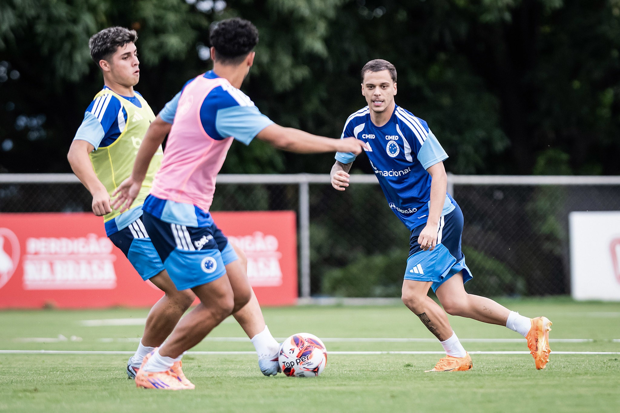 Cruzeiro aumenta saídas de jogadores da base e aposta em valorização | Ge