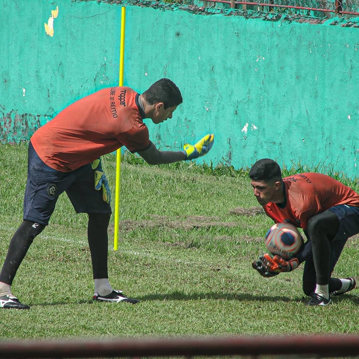 Vinícius fica feliz por ser ídolo de Ruan, goleiro da base do Remo ...