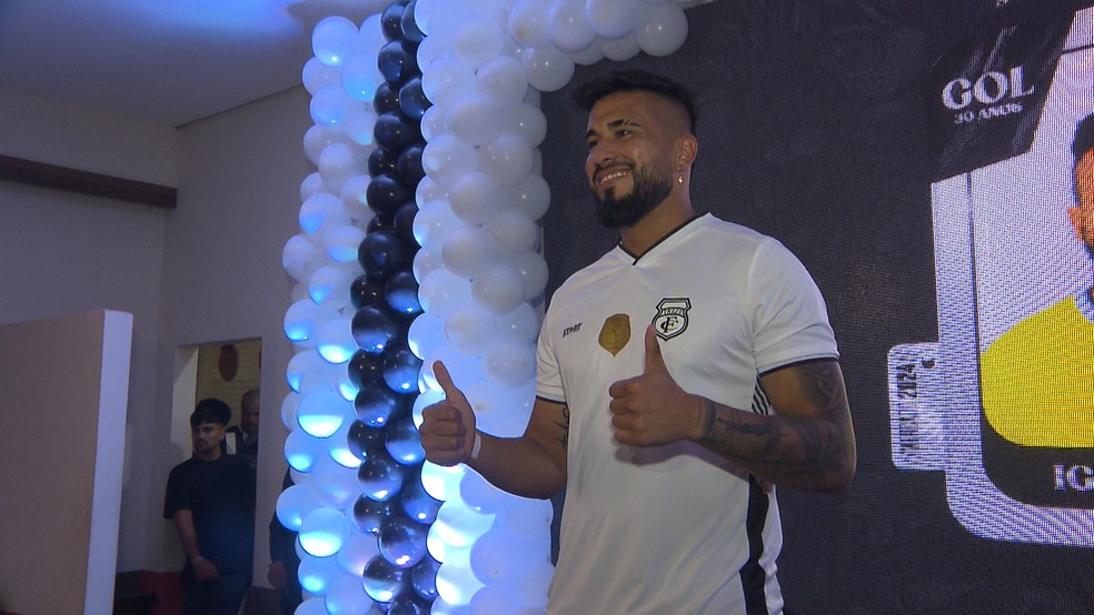 Igor Rayan na apresentação do elenco do Treze — Foto: Reprodução / TV Paraíba