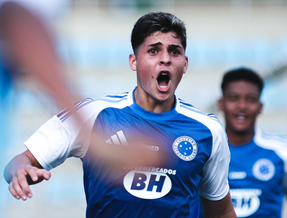 Cauan Baptistella comemora gol pelo Cruzeiro diante do Atlético-MG — Foto: Gustavo Martins/Cruzeiro