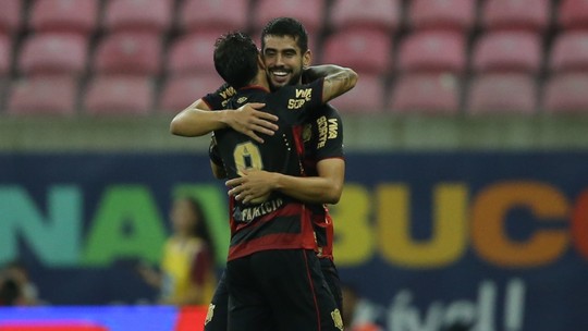 Sport leva susto, mas vira e volta vencer na Série B - Foto: (Marlon Costa/Pernambuco Press)