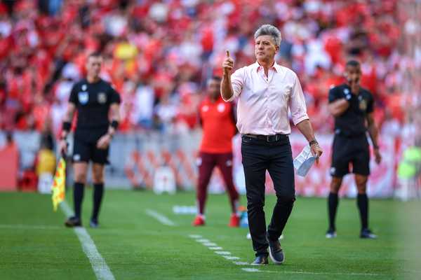 Grêmio observa redução da distância para Z-4 e mantém tranquilidade no Brasileirão.