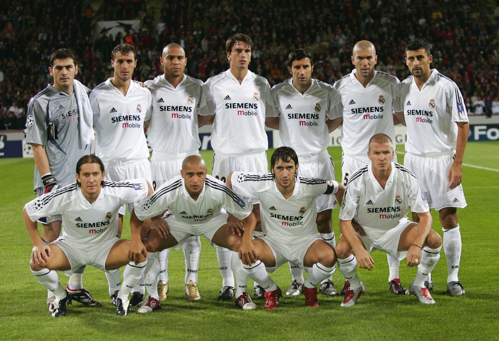 Real Madrid "Galáctico" em 2003/04 protagonizou grande "pipocada" no Campeonato Espanhol — Foto: Christof Koepsel/Getty Images