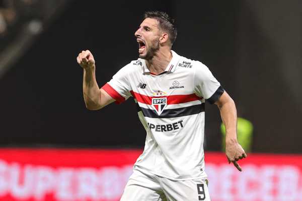Revolta de Calleri: Lance polêmico com Battaglia no fim do jogo.