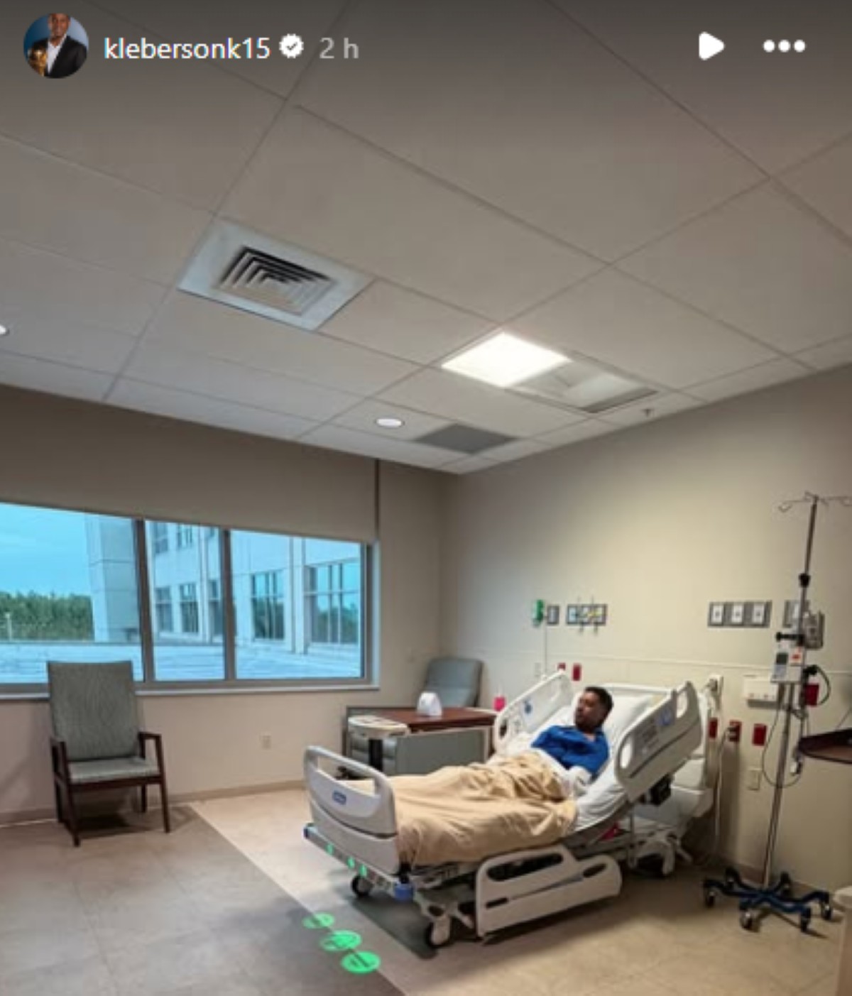 Pentacampeão, Kléberson volta a hospital por dores no peito e passa por cateterismo nos EUA