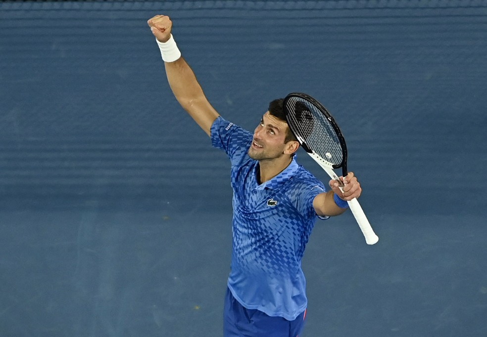 Ténis: Djokovic avança para os quartos de final do ATP 500 do Dubai