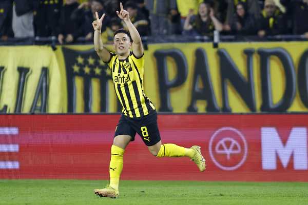 Peñarol enfrenta Flamengo em boa fase com ex-jogadores de Fluminense e Botafogo.