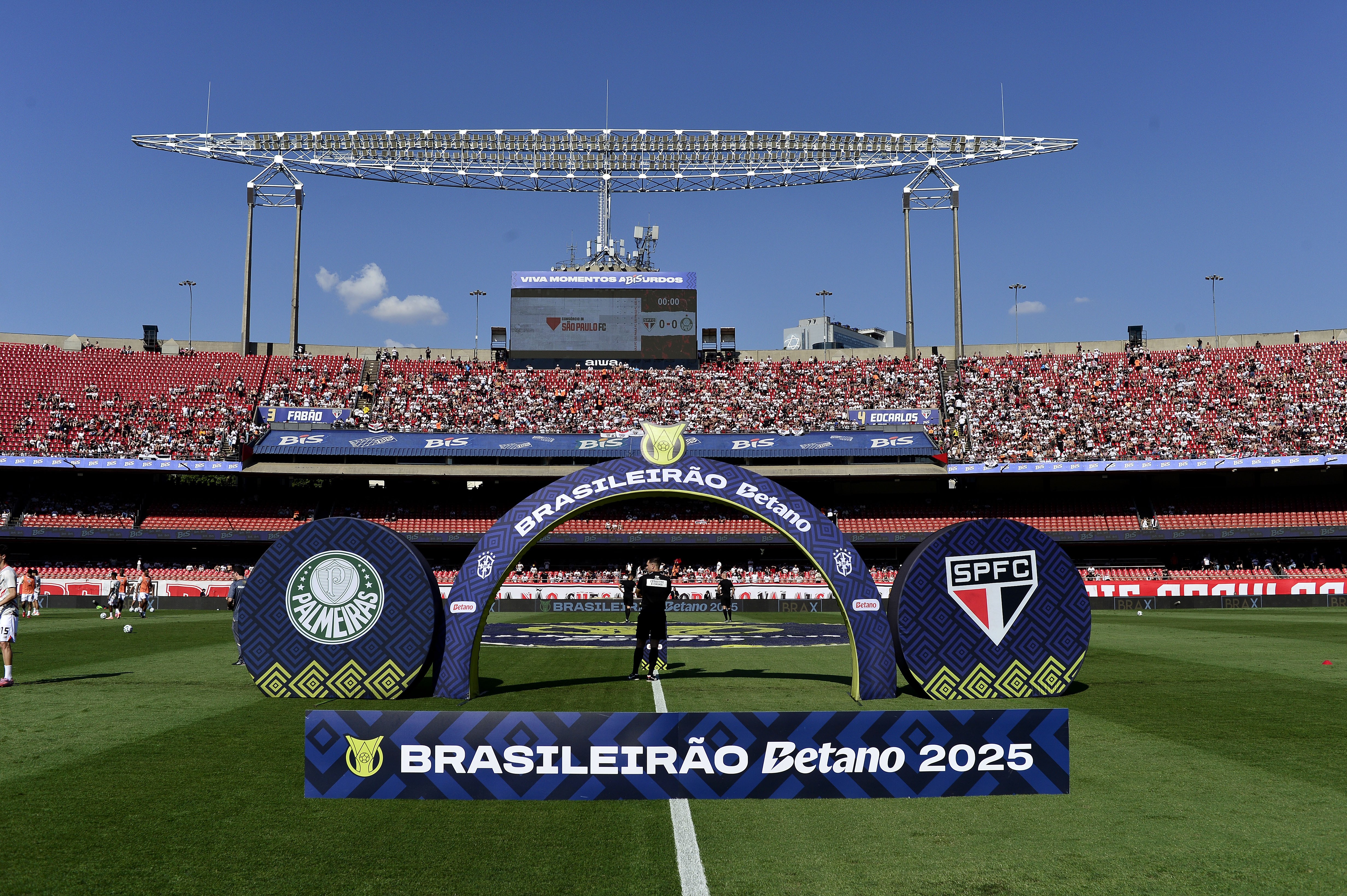 Dirigentes de Palmeiras e São Paulo Trocam Farpas à Beira do Clássico: Entenda a Polêmica