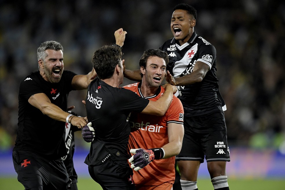 L�o Jardim comemora classifica��o do Vasco contra o Fluminense � Foto: Alexandre Loureiro/AGIF