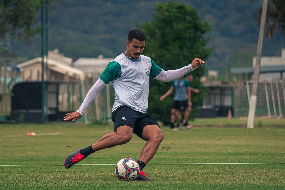 Fabrício Bigode em ação pelo Figueirense — Foto: Patrick Floriani/FFC